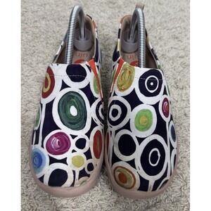 UIN Women's Slip On Shoes Size 8 Artsy Circles Canvas Lightweight Comfortable